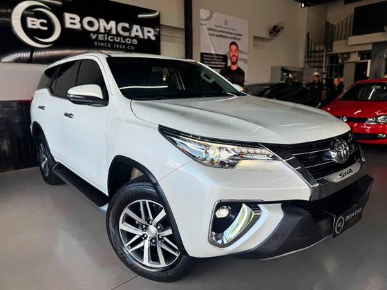 TOYOTA HILUX 2.8 SRX 4X4 CD 16V DIESEL 4P AUTOMÁTICO